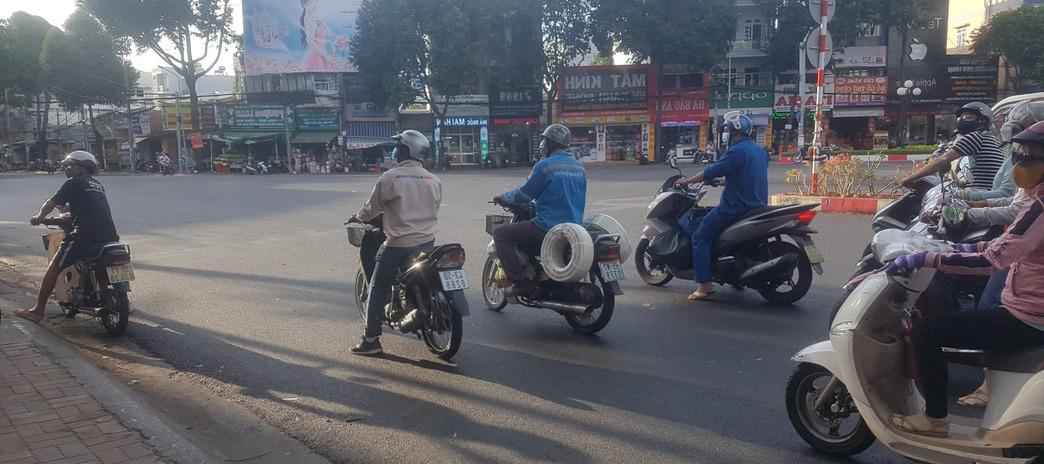 Cho thuê mặt bằng diện tích ngang 10m gần ngay ngã tư Giếng Nước, thành phố Vũng Tàu