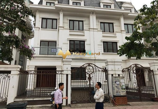 Cho thuê nhà biệt thự khu đô thị Dịch Vọng, quận Cầu Giấy, Hà Nội, diện tích 160m2, giá 38 triệu/tháng