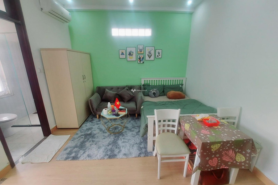 Cho thuê chung cư vị trí đẹp tọa lạc gần Quận 1, Hồ Chí Minh, căn này có 1 phòng ngủ, 1 WC phong thủy tốt-01