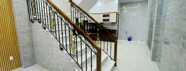 Nhà này gồm có 3 PN bán nhà bán ngay với giá siêu khủng chỉ 4.5 tỷ có diện tích chung là 50m2 vị trí tốt ngay Bình Giã, Phường 8-03