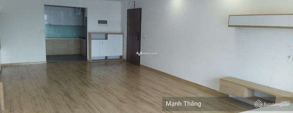 Trong căn hộ gồm có 3 PN, bán chung cư vị trí đặt tại trung tâm Dịch Vọng Hậu, Hà Nội, trong căn hộ này gồm 3 PN, 3 WC hãy nhấc máy gọi ngay-03
