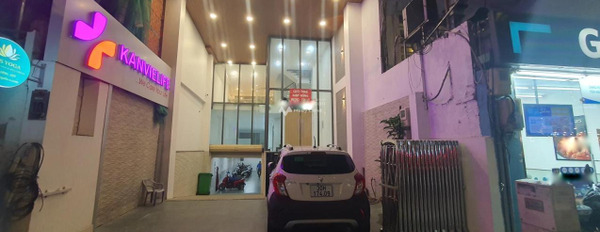 Tọa lạc trên Tân Bình, Hồ Chí Minh cho thuê nhà giá thuê bàn giao chỉ 35 triệu/tháng-02