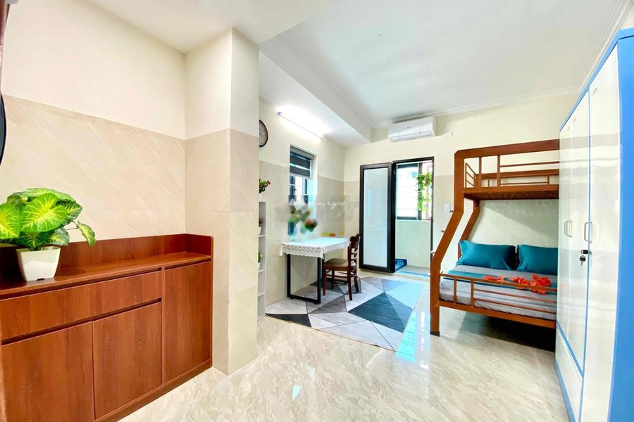 Trong căn hộ có tổng cộng 1 phòng ngủ, cho thuê căn hộ vị trí tốt ngay Cầu Diễn, Minh Khai, 1 WC nội thất sang trọng-01