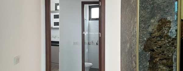 Bán nhà diện tích chuẩn 103m2 vị trí đặt tọa lạc gần Đội Cấn, Liễu Giai bán ngay với giá mềm từ 25.5 tỷ trong nhà tổng quan gồm có 17 PN, 18 WC-03