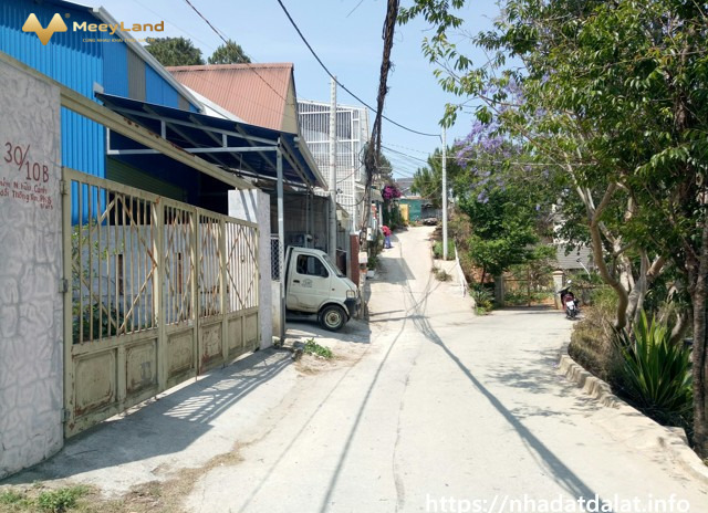 Kẹt tiền cần bán gấp lô đất đường Nguyễn Hữu Cảnh, Phường 8, Đà Lạt