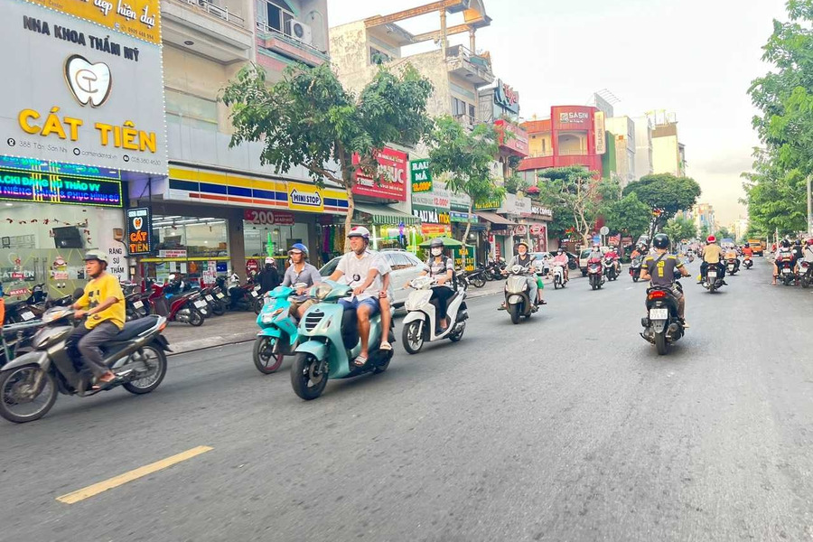 Bán nhà nằm ngay bên trong Tân Sơn Nhì, Tân Sơn Nhì giá bán đề xuất chỉ 11 tỷ diện tích chuẩn 77m2 hướng Đông tổng quan gồm có tất cả 3 PN-01