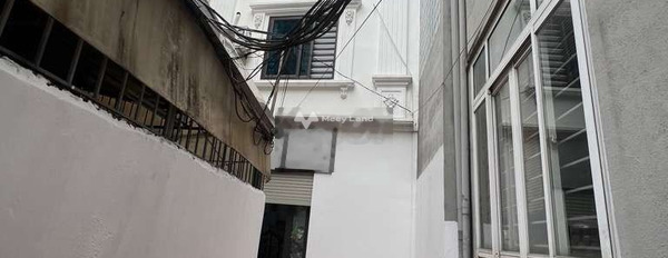Giá bán chốt nhanh 2.8 tỷ bán nhà diện tích chuẩn 3999m2 vị trí đặt tại Long Biên, Hà Nội tổng quan nhà có 3 phòng ngủ 3 WC hãy nhấc máy gọi ngay-02