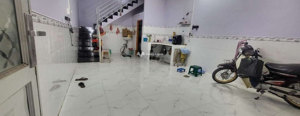 Vị trí mặt tiền gần Bình Hưng, Hồ Chí Minh cho thuê nhà thuê ngay với giá giao lưu 4.5 triệu/tháng, căn nhà gồm có 1 PN, 1 WC-03