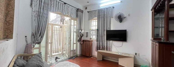 Cho thuê nhà vị trí ngay ở Bình Hiên, Đà Nẵng, giá thuê hiện tại 8 triệu/tháng có diện tích sàn 40m2, căn này gồm 4 phòng ngủ-03