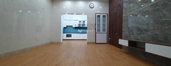 Nhà bao gồm 3 PN, bán nhà ở diện tích chuẩn 58.3m2 bán ngay với giá cực sốc từ 5.95 tỷ vị trí đẹp tọa lạc trên Láng Hạ, Ba Đình hướng Đông-02