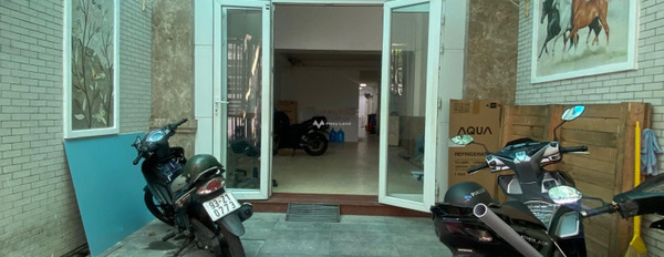 Chính chủ cho thuê mặt bằng 60m2 mặt tiền Trần Khánh Dư Q1 wc riêng, sân rộng, có phòng ngủ lại -03
