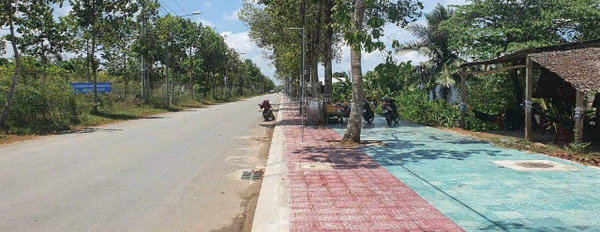 Kẹt tiền bán đất MT Nguyễn Chí Thanh Trà Vinh. DT 120m2, thương lượng, gần nhà máy nước TP -03