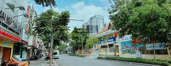 Gần Quận 1, Hồ Chí Minh, cho thuê nhà, thuê ngay với giá siêu rẻ 45 triệu/tháng Có tổng diện tích 64m2, trong căn này có 5 PN giá tốt nhất-02