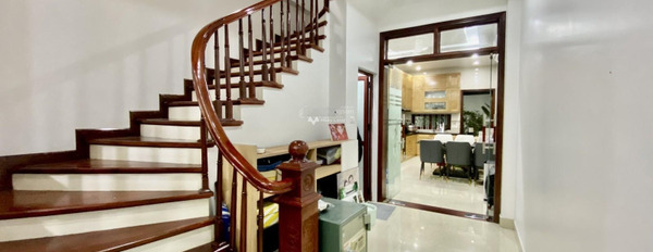 Trong nhà tổng quan có tổng 4 PN, bán nhà ở diện tích khoảng 90m2 bán ngay với giá chính chủ 9.5 tỷ vị trí thuận lợi tọa lạc ngay Nguyễn Khoái, Hà Nội-03