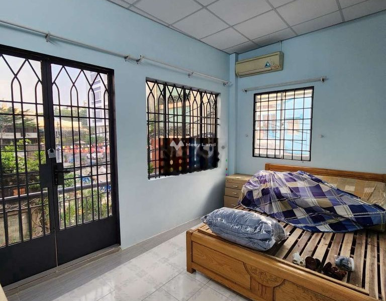 Nhà gồm 3 phòng ngủ, cho thuê nhà, thuê ngay với giá hạt dẻ từ 12 triệu/tháng có diện tích chính 50m2 vị trí đặt nằm ngay Trường Chinh, Tân Bình-01