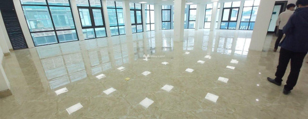 Cho thuê nhà có diện tích chung là 500m2 vị trí đẹp nằm ngay Dịch Vọng, Hà Nội thuê ngay với giá quy định chỉ 700 triệu/tháng-03