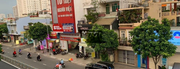 Trong nhà có tổng 7 PN bán nhà bán ngay với giá hữu nghị 17.5 tỷ có diện tích gồm 68m2 tọa lạc ngay tại Lạc Long Quân, Quận 11-03