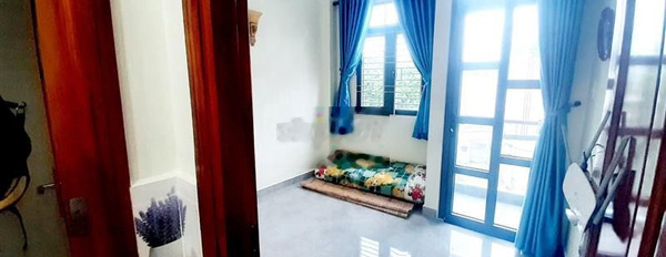 Chủ ngộp bán gấp nhà 4 tầng ngay Nguyễn Văn Nghi giá 5.3 tỷ -02