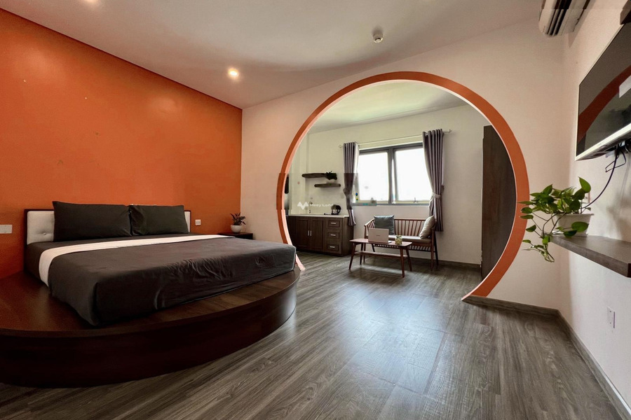 Cho thuê chung cư vị trí đẹp nằm ngay Quận 3, Hồ Chí Minh, trong căn hộ tổng quan bao gồm 1 PN, 1 WC còn chần chờ gì nữa-01