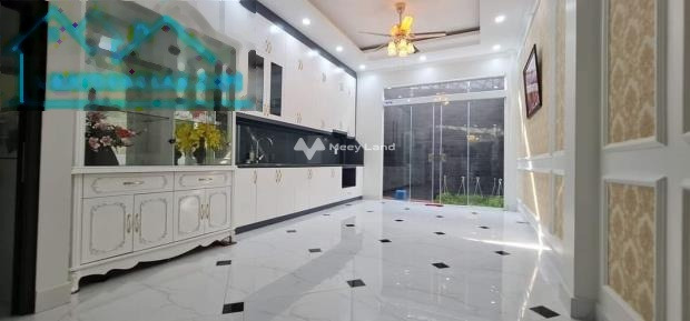Bán nhà vị trí đặt tại trung tâm Quan Hoa, Hà Nội bán ngay với giá cực mềm chỉ 16.9 tỷ có diện tích chung 84m2 tổng quan trong ngôi nhà gồm 6 PN-01