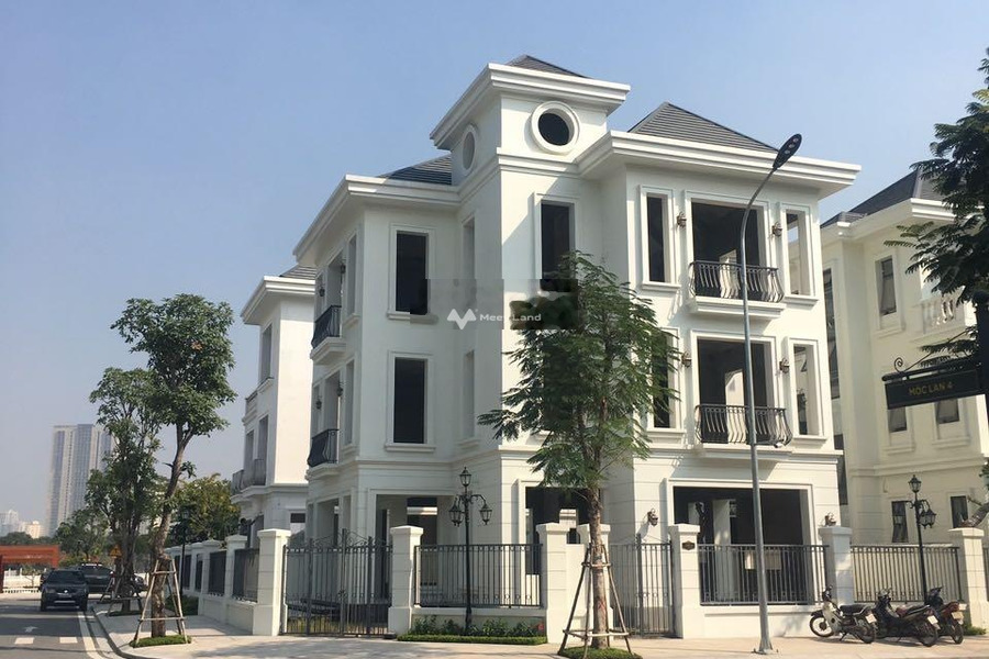 Ngôi nhà có tất cả 5 PN, bán biệt thự diện tích rộng lớn 180m2 mặt tiền tọa lạc ngay Nam Từ Liêm, Hà Nội, hướng Tây - Bắc-01