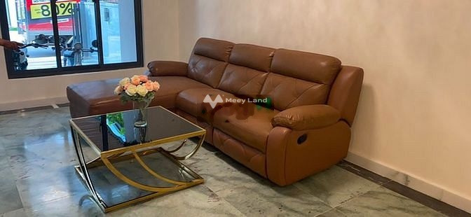 Bao gồm 4 PN, cho thuê biệt thự với diện tích rộng 140m2 thuê ngay với giá quy định chỉ 25 triệu/tháng nằm ngay bên trong Nhà Bè, Hồ Chí Minh-01