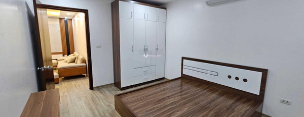 Trong căn hộ này thì gồm 3 phòng ngủ, bán căn hộ hướng Tây - Bắc tại Yên Nghĩa, Hà Nội, trong căn hộ gồm 3 phòng ngủ, 2 WC lh tư vấn thêm-02