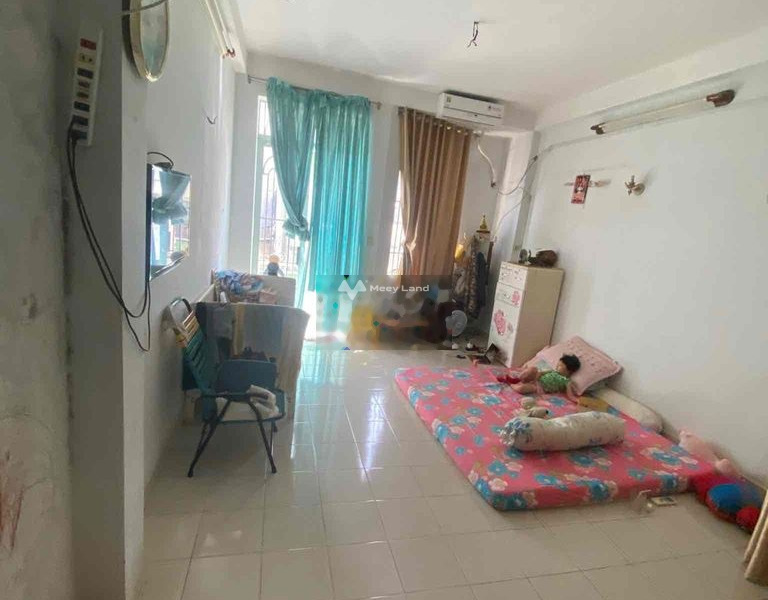 Nhà gồm 4 phòng ngủ cho thuê nhà ở với diện tích là 100m2 giá thuê chỉ 24 triệu/tháng gần Điện Biên Phủ, Hồ Chí Minh-01