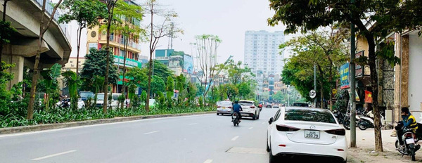 Giá bán cực mềm 24 tỷ bán nhà có diện tích chung là 82m2 vị trí đặt nằm ngay Thịnh Quang, Hà Nội trong nhà gồm 4 PN 3 WC liên hệ chính chủ-03