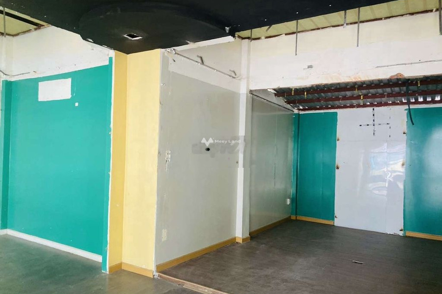 Diện tích rộng 170m2, cho thuê nhà ở vị trí thuận lợi nằm trên Thạnh Lộc, Hồ Chí Minh, ngôi nhà gồm 2 PN, 2 WC vị trí trung tâm-01