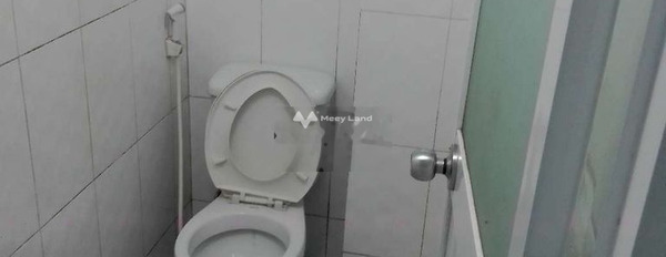 Diện tích thực khoảng 12m2, cho thuê nhà ở Nằm ngay trên Đoàn Văn Bơ, Quận 4, tổng quan nhà thì gồm có 1 PN, 1 WC gọi ngay!-03