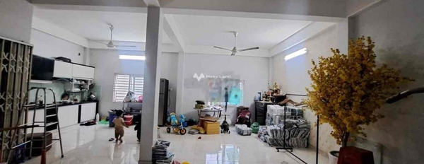 Nhà gồm 4 PN bán nhà ở có diện tích 177m2 bán ngay với giá siêu khủng 11 tỷ vị trí đẹp ngay tại Bình Hưng Hòa, Hồ Chí Minh, hướng Đông Nam-02