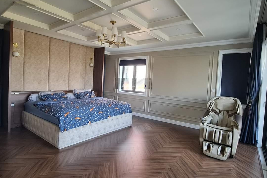 5 phòng ngủ, bán biệt thự, giá bán đề cử 31 tỷ với diện tích tiêu chuẩn 270m2 vị trí đặt ngay trên Quận 9, Hồ Chí Minh-01