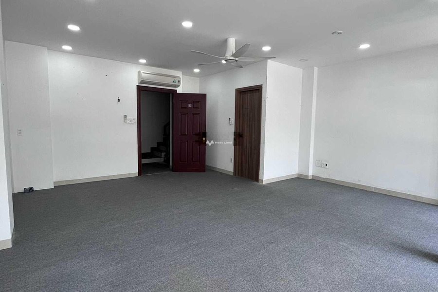 Vị trí thuận tiện Nguyễn Thiện Thuật, Phường 2 cho thuê sàn văn phòng với diện tích rộng 60m2 nội thất cá tính Cơ bản.-01