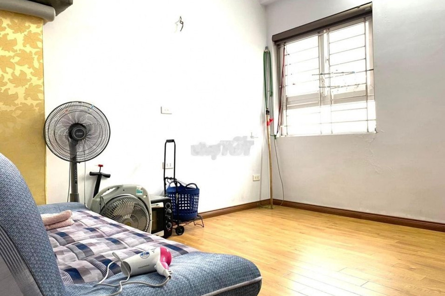 Căn hộ nhìn chung bao gồm 2 PN, cho thuê căn hộ vị trí đặt tọa lạc tại Thịnh Liệt, Hà Nội, 2 WC hẻm rộng-01