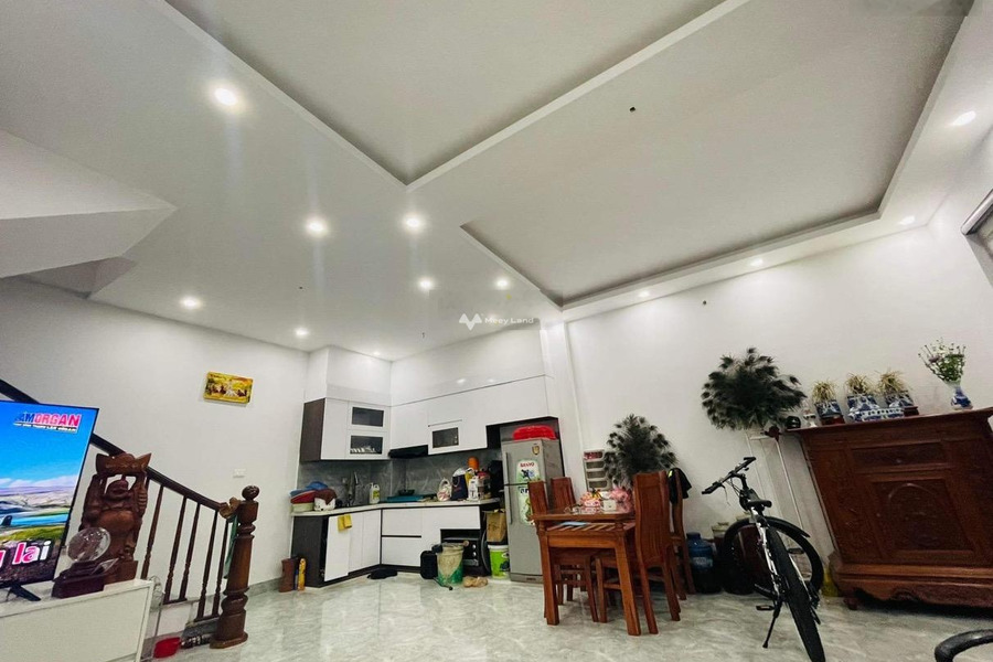 Nhà có 3 PN bán nhà bán ngay với giá thương lượng 3.6 tỷ diện tích khoảng 66m2 tọa lạc gần Gia Lâm, Hà Nội-01