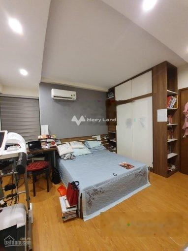 Tổng quan căn này thì gồm 2 phòng ngủ, cho thuê căn hộ vị trí mặt tiền ngay trên Hoàng Mai, Hà Nội, 2 WC lh ngay kẻo lỡ-01