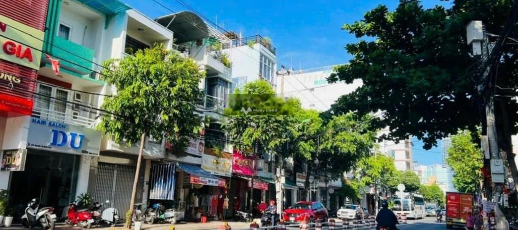 Bán đất tặng nhà mặt tiền khu phố Hàn đường Nguyễn Thị Minh Khai, giá rẻ nhất khu vực 