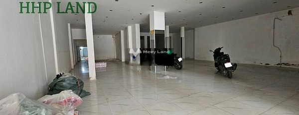 Có nhu cầu cho thuê cửa hàng với tổng diện tích 208m2 giá thuê chính chủ 60 triệu/tháng liên hệ liền-02