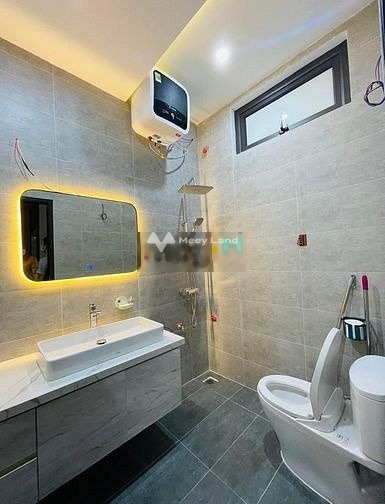 11 tỷ, bán liền kề có diện tích khoảng 330m2 vị trí nằm ở Cầu Giấy, Hà Nội, tổng quan nhà thì gồm có 5 PN, 5 WC gặp để trao đổi-01