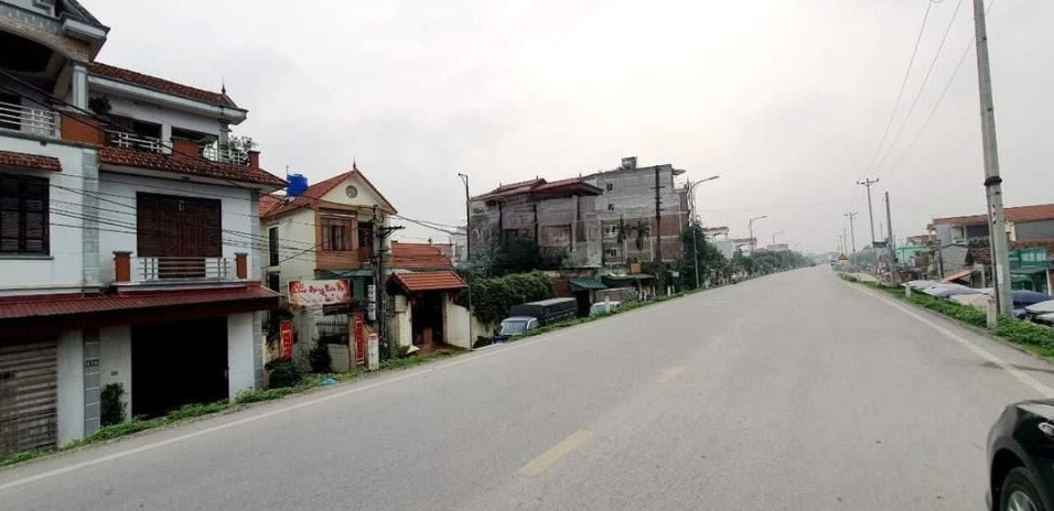 Bán đất sát chợ Bá, Hồng Hà, lô 56,57m2
