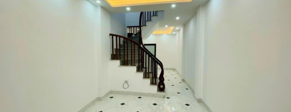 Tin được không nhà 3 tầng, 50m2 chỉ nhỉnh 2 tỷ, có sân đỗ ô tô 160m2 chung-03