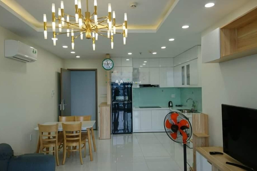 Full NT., cho thuê căn hộ có diện tích quy ước 95m2 vị trí thuận lợi tọa lạc trên Bùi Văn Ba, Hồ Chí Minh giá thuê hữu nghị chỉ 11 triệu/tháng-01