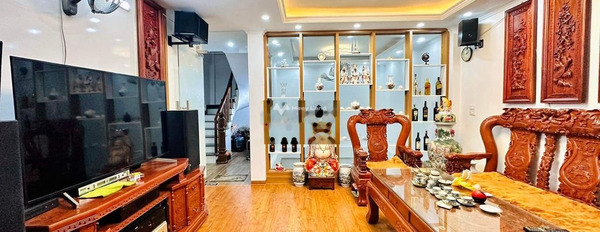 Trong nhà có tất cả 4 PN bán nhà bán ngay với giá vô cùng rẻ 7.2 tỷ diện tích khoảng 50m2 mặt tiền tọa lạc gần Vũ Tông Phan, Hà Nội-03