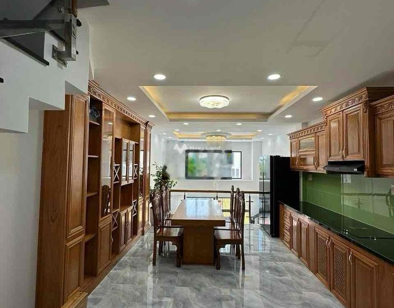 Bán nhà có diện tích rộng 68m2 vị trí tại Phạm Văn Chiêu, Hồ Chí Minh bán ngay với giá chỉ 7.9 tỷ trong nhà có 4 phòng ngủ, 5 WC-01
