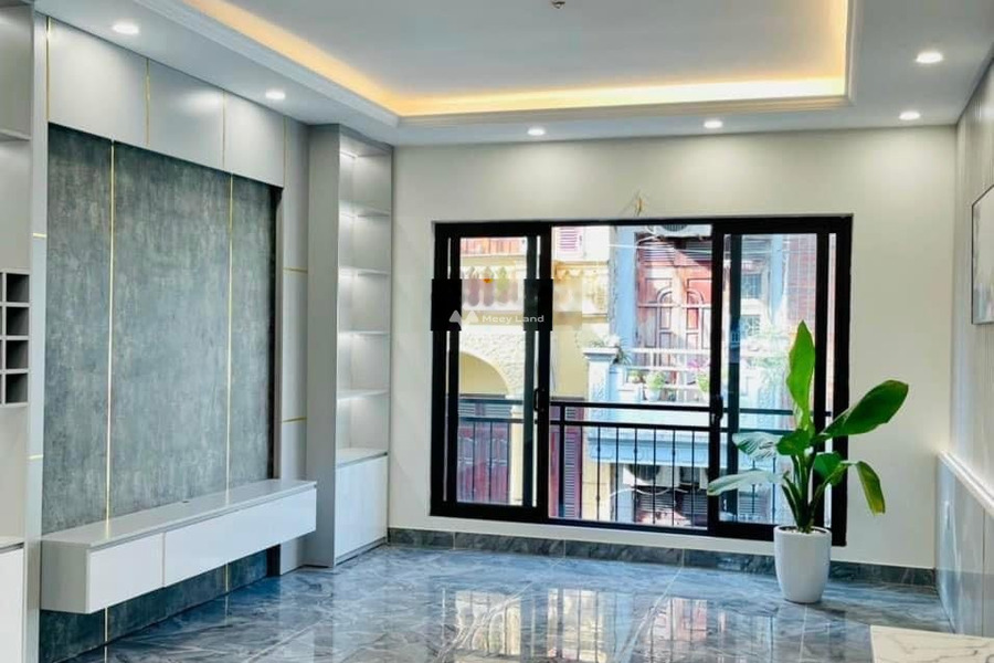 Nhà 6 PN bán nhà ở diện tích gồm 75m2 giá bán đàm phán 13.9 triệu vị trí tốt ở Giáp Bát, Hoàng Mai-01