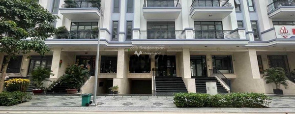 Bán nhà diện tích gồm 154m2 vị trí thuận lợi ở Hiệp Bình Phước, Thủ Đức giá bán chốt nhanh từ 27 tỷ ngôi nhà gồm có 6 phòng ngủ-03