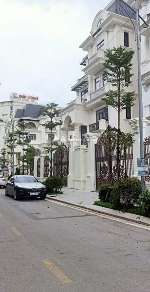 5 phòng ngủ, bán biệt thự diện tích rộng 312m2 bán ngay với giá chính chủ 118 tỷ vị trí thuận lợi nằm trên Nam Từ Liêm, Hà Nội, đường đi ngang 10 mét-01