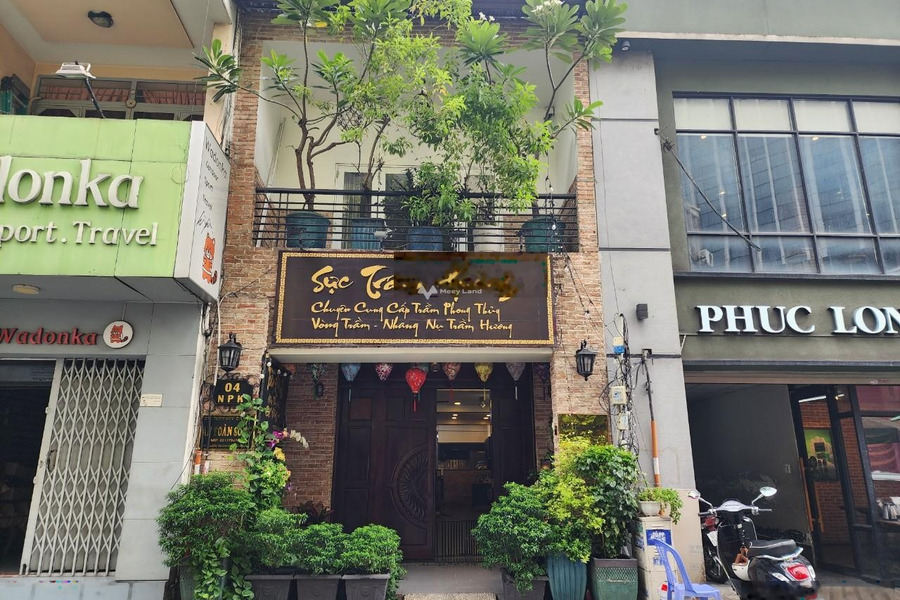 Cho thuê nhà nằm ở Đinh Tiên Hoàng, Tân Định, giá thuê ngạc nhiên chỉ 35 triệu/tháng diện tích tầm trung 54m2, trong nhà tổng quan gồm 6 phòng ngủ-01