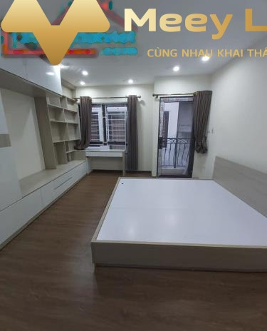 Bán nhà tọa lạc trên Quận Long Biên, Hà Nội giá bán mua liền 2.4 tỷ có diện tích 32m2 nhà này gồm 2 PN